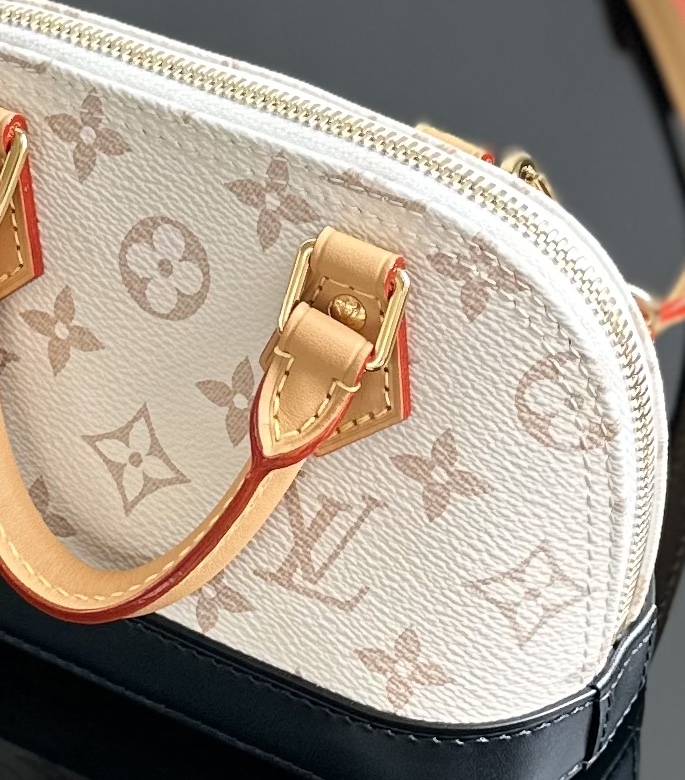LOUIS VUITTON Nano Alma M46895 LOUIS VUITTON Nano Alma M46895