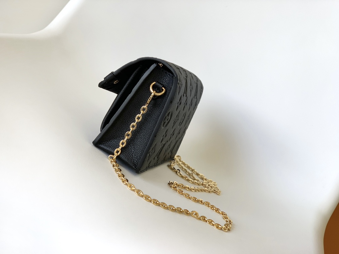 LOUIS VUITTON Empreinte Vavin Chain Wallet Black M67839 LOUIS VUITTON Empreinte Vavin Chain Wallet Black M67839