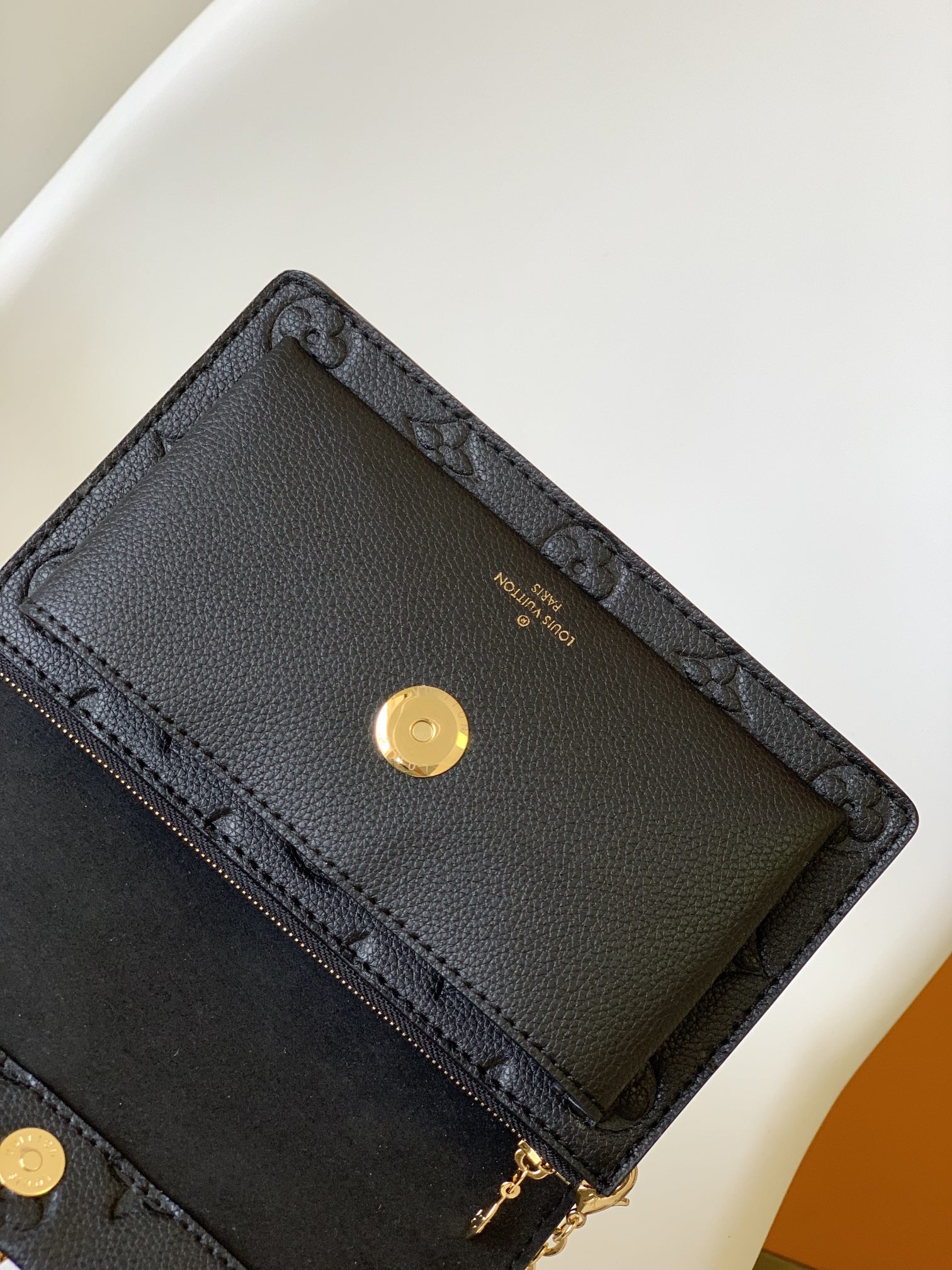 LOUIS VUITTON Empreinte Vavin Chain Wallet Black M67839 LOUIS VUITTON Empreinte Vavin Chain Wallet Black M67839