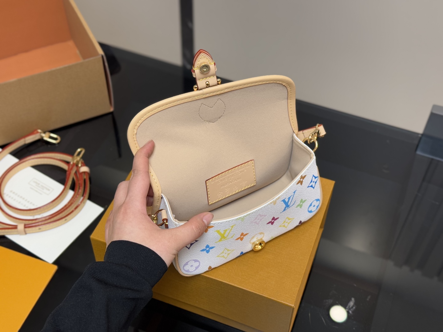 LOUIS VUITTON Diane Nano White LOUIS VUITTON Diane Nano White