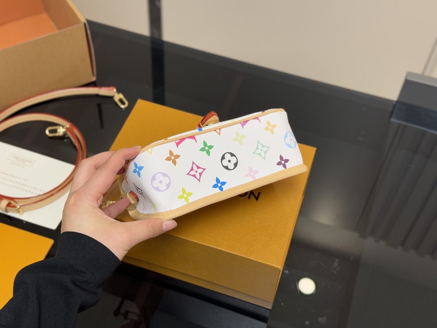 LOUIS VUITTON Diane Nano White LOUIS VUITTON Diane Nano White