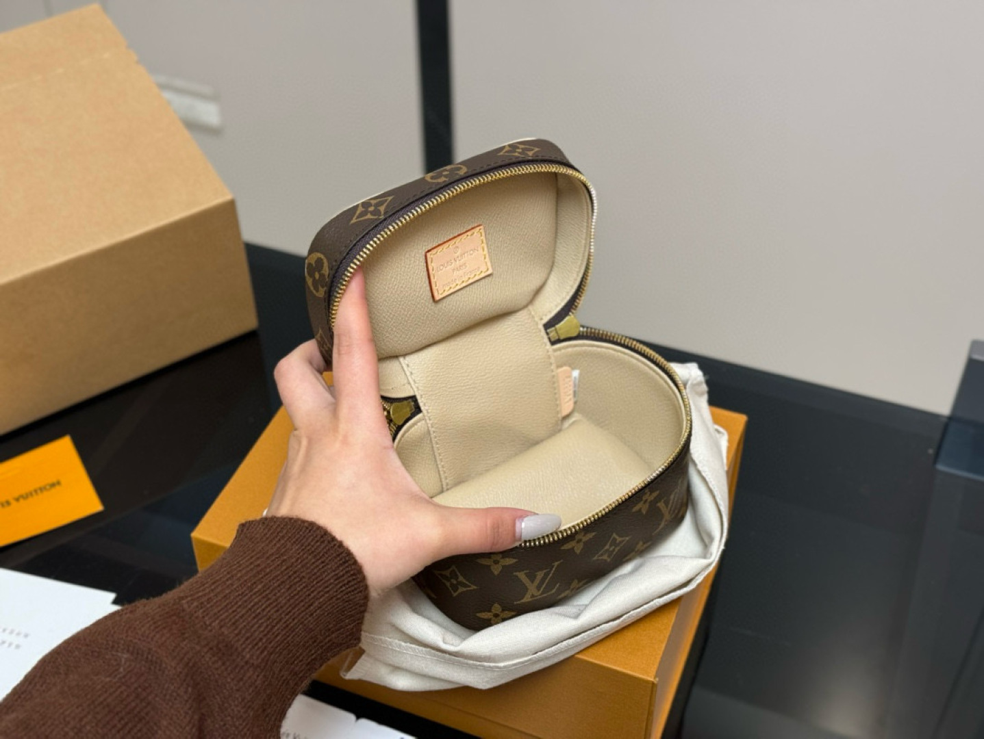 LOUIS VUITTON Monogram Nice Nano Vanity Case LOUIS VUITTON Monogram Nice Nano Vanity Case
