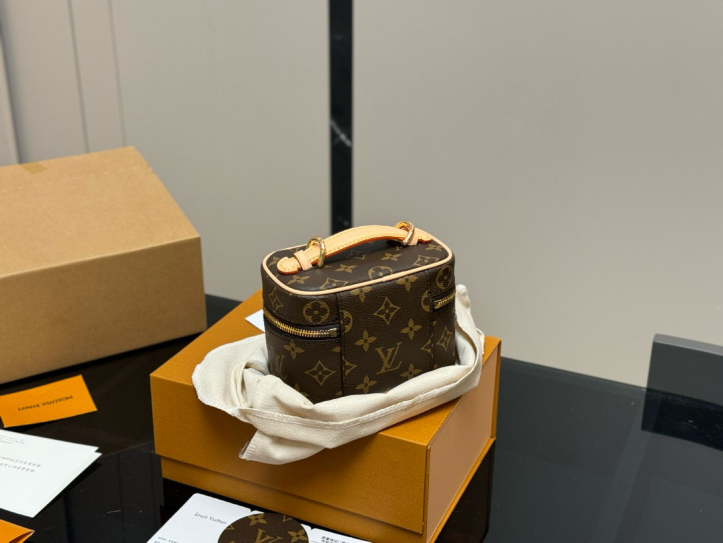LOUIS VUITTON Monogram Nice Nano Vanity Case LOUIS VUITTON Monogram Nice Nano Vanity Case