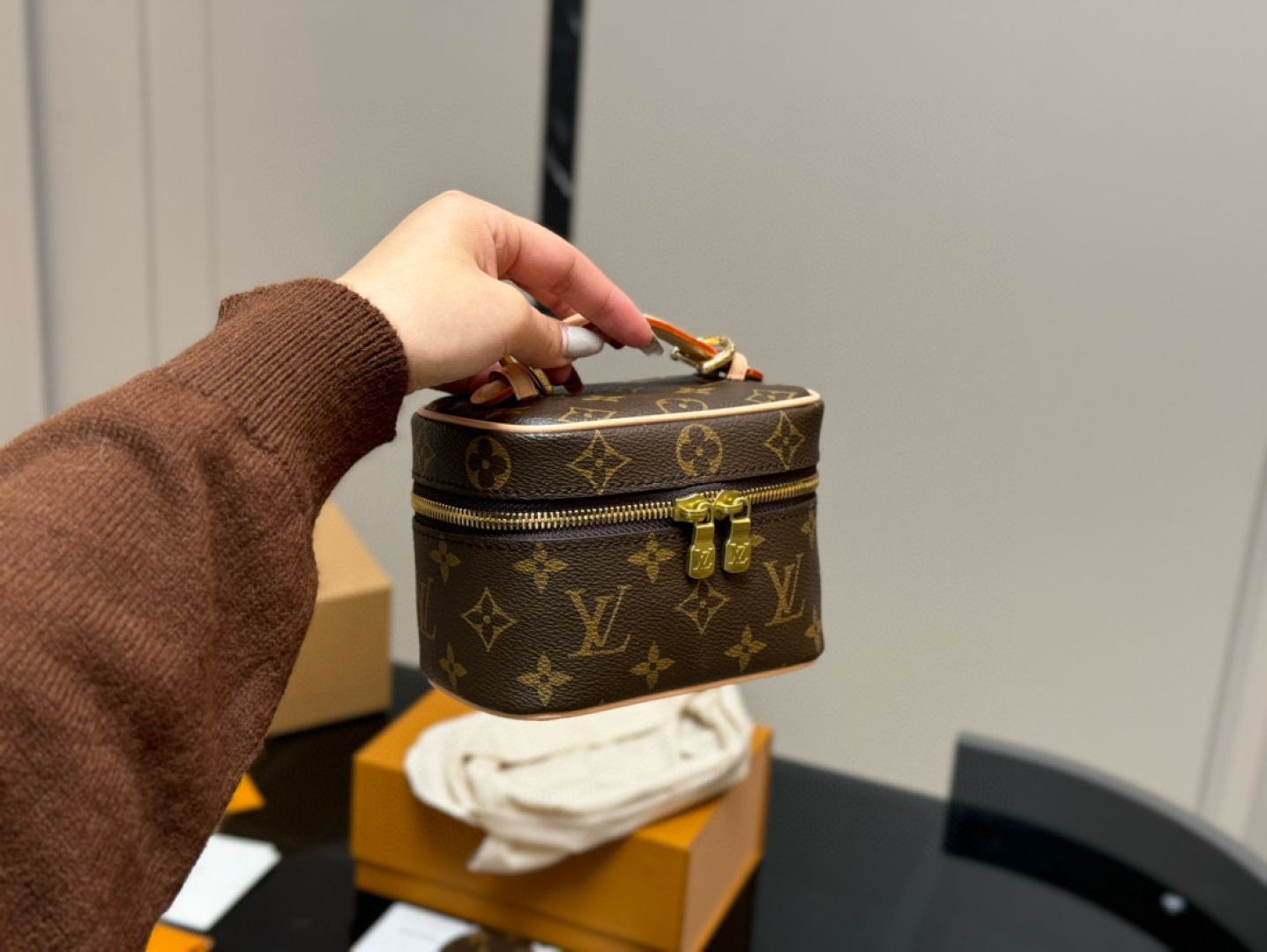 LOUIS VUITTON Monogram Nice Nano Vanity Case LOUIS VUITTON Monogram Nice Nano Vanity Case