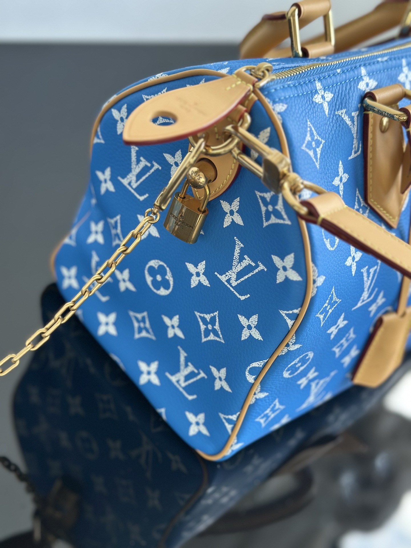 LOUIS VUITTON Speedy P9 Bandoulière 30 Monogram, Blue