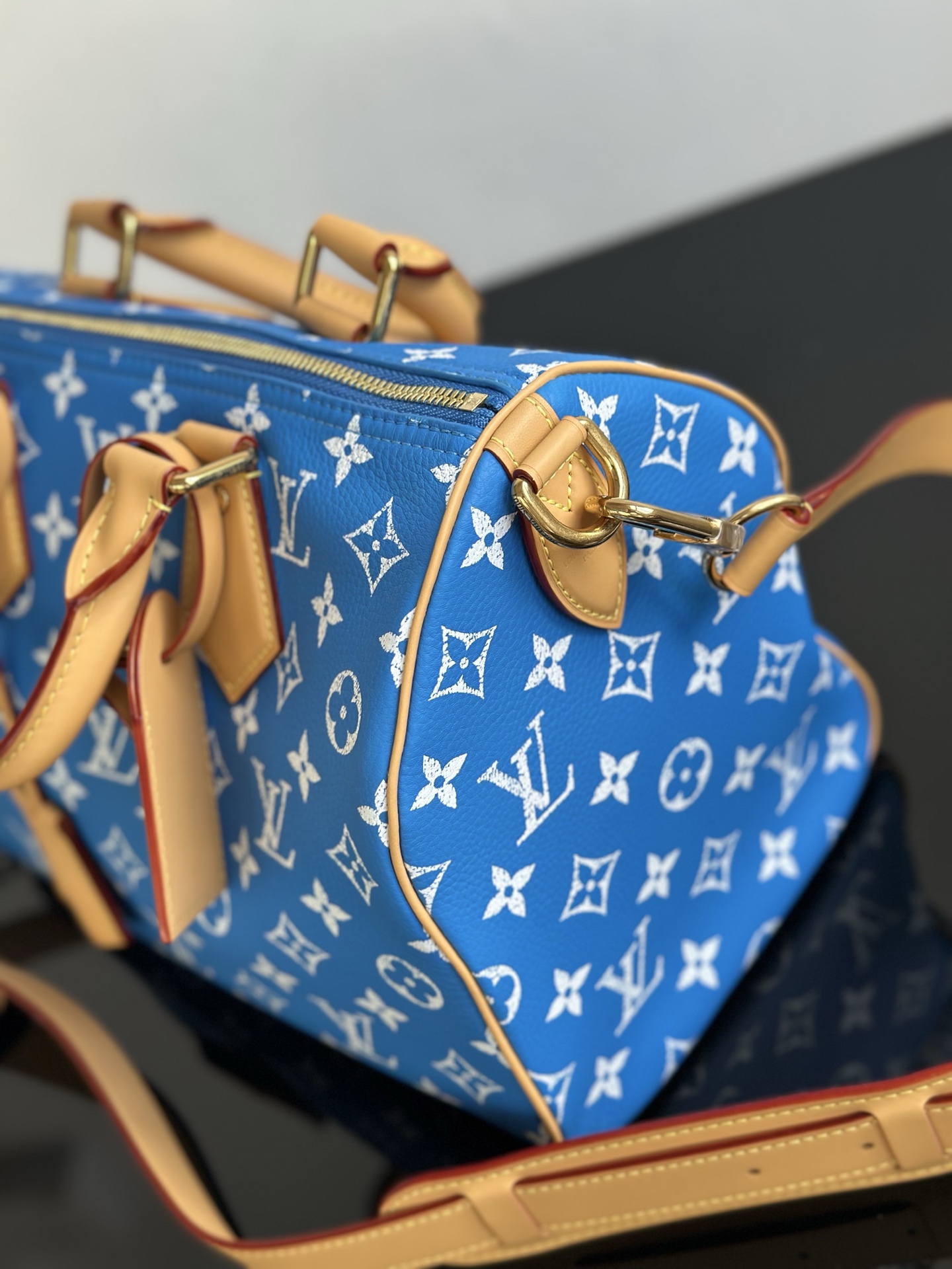 LOUIS VUITTON Speedy P9 Bandoulière 30 Monogram, Blue
