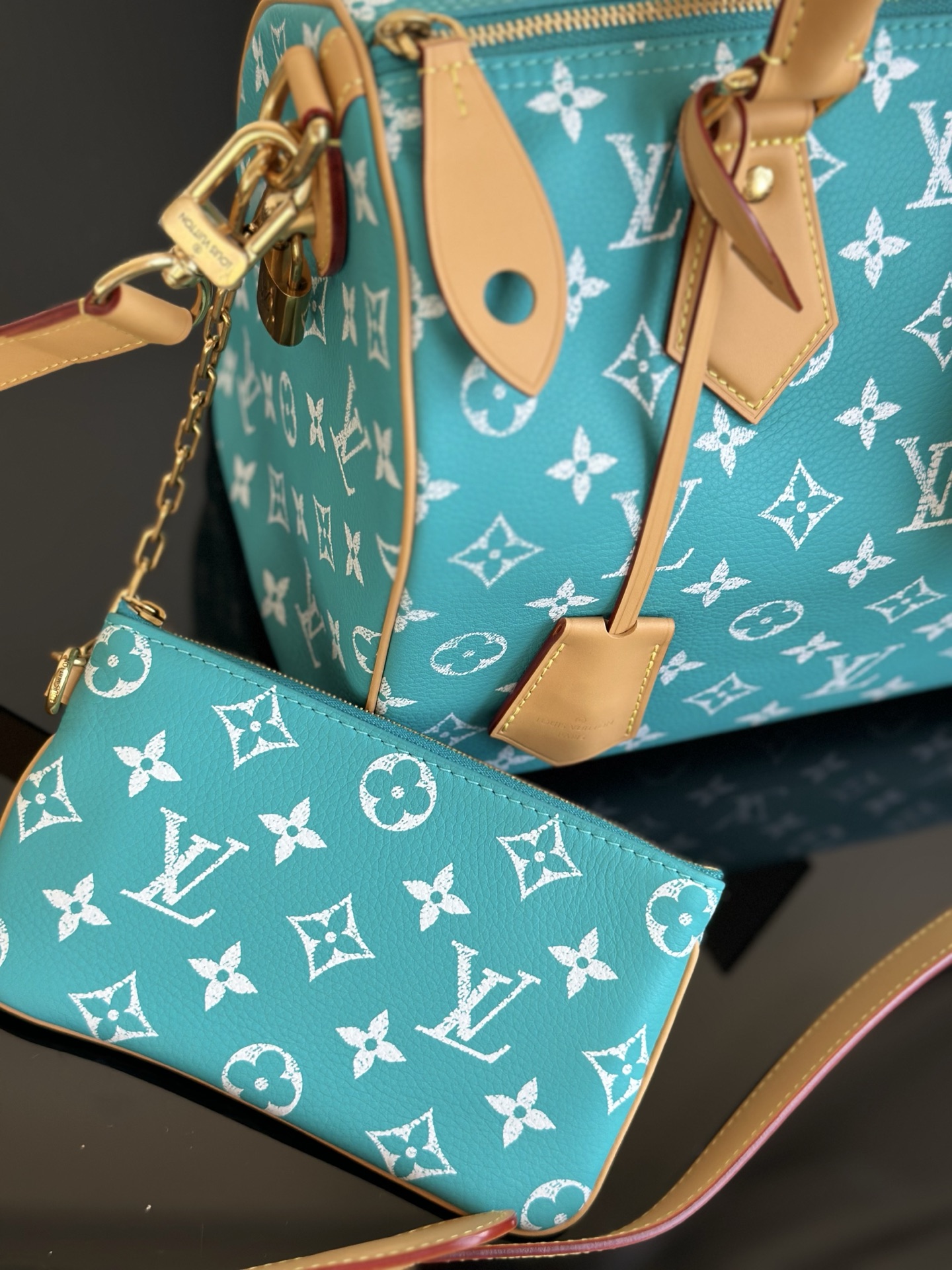 LOUIS VUITTON Speedy P9 Bandoulière 30 Monogram Turquoise