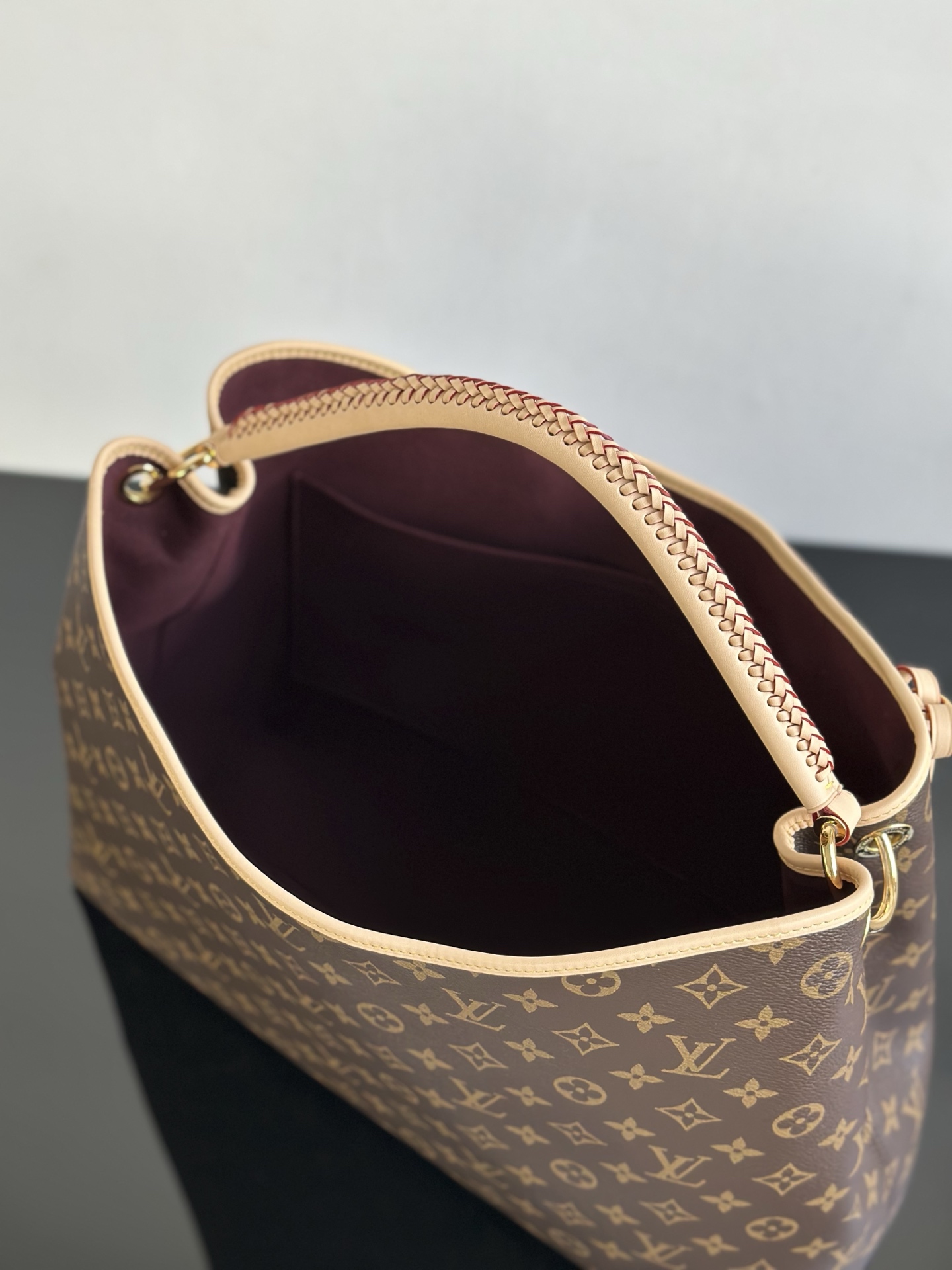LOUIS VUITTON The Again Bag  M25877 Sac Again