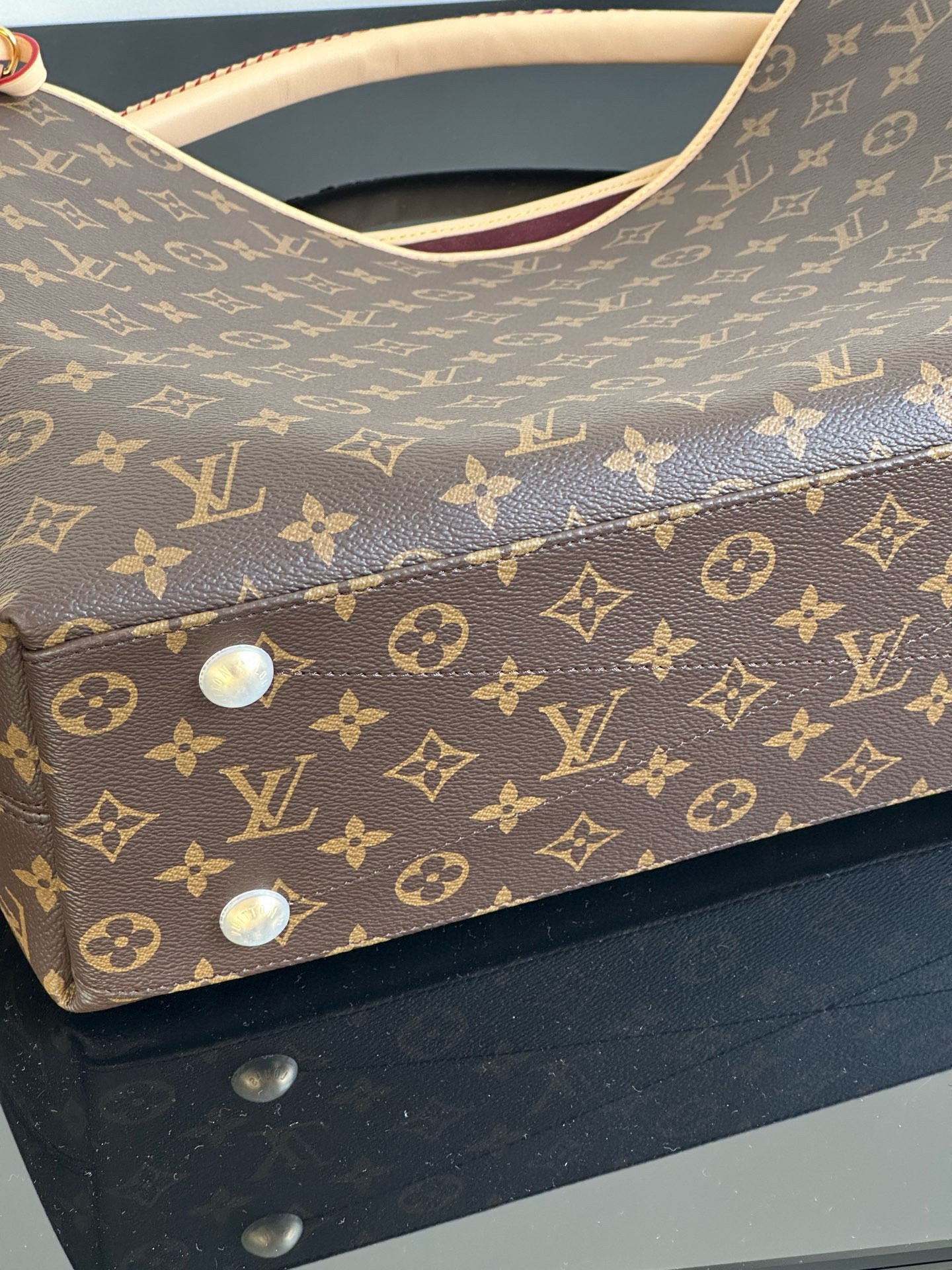 LOUIS VUITTON The Again Bag  M25877 Sac Again