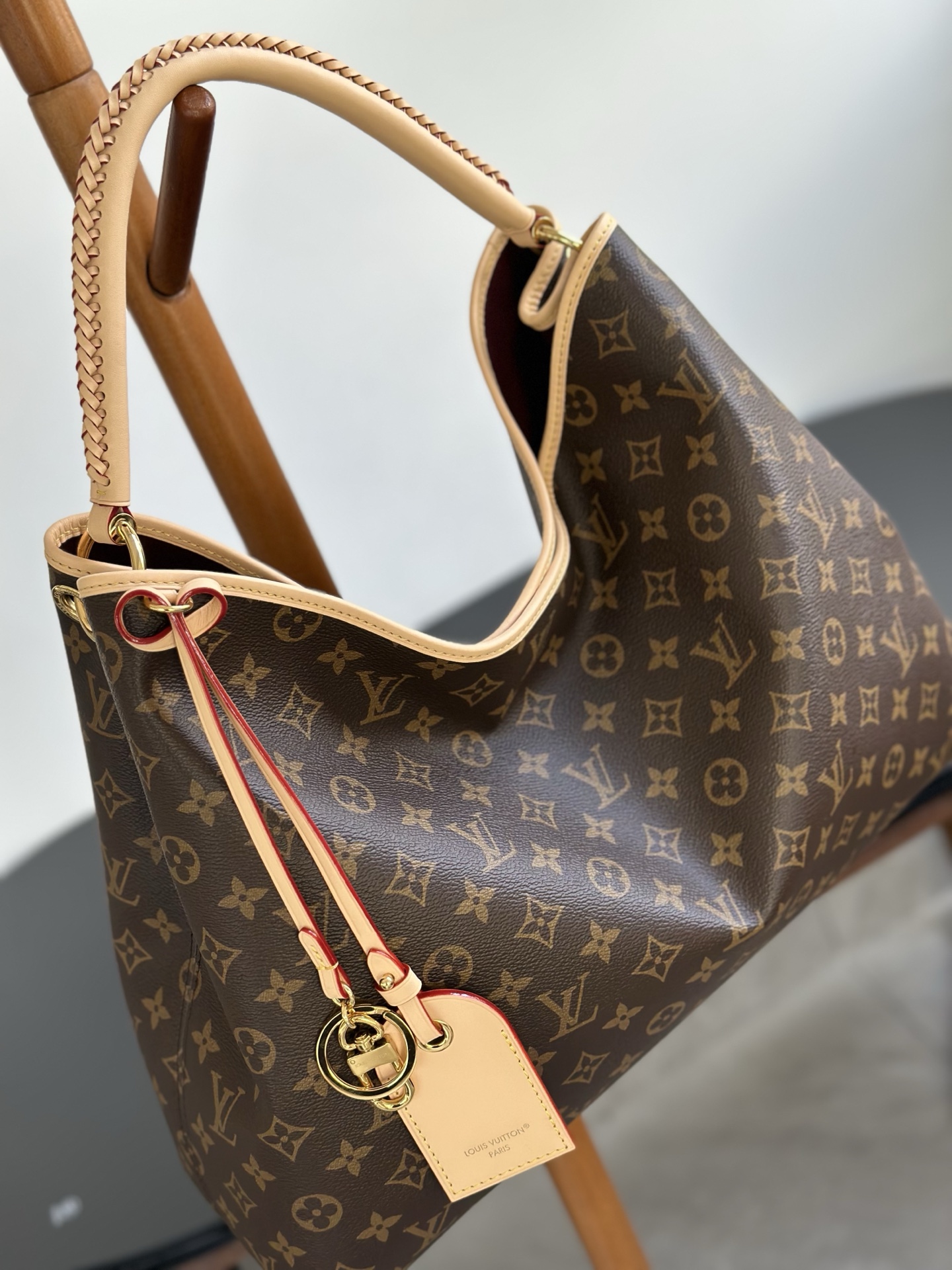 LOUIS VUITTON The Again Bag  M25877 Sac Again