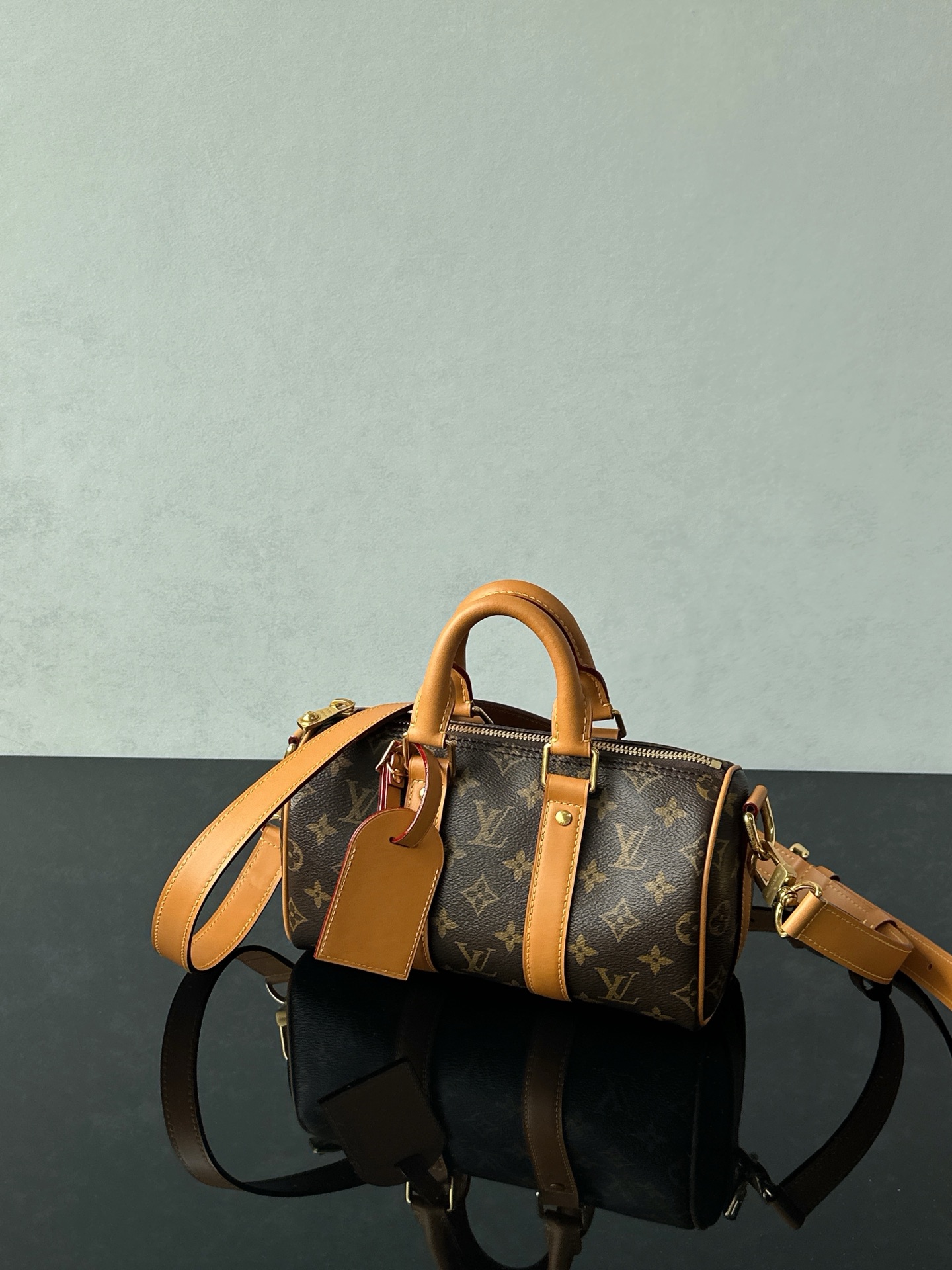 LOUIS VUITTON Keepall Bandoulière 25 Monogram Archive - Bags