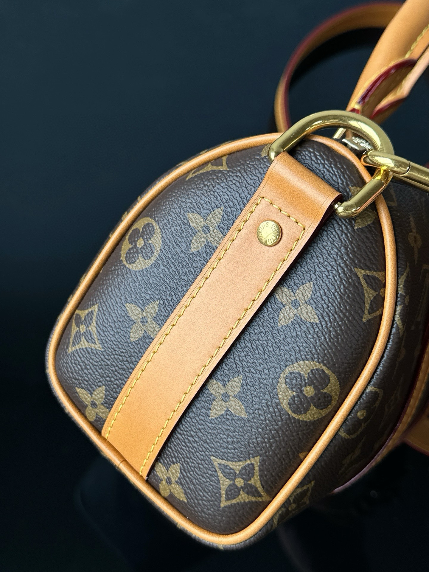 LOUIS VUITTON Keepall Bandoulière 25 Monogram Archive - Bags