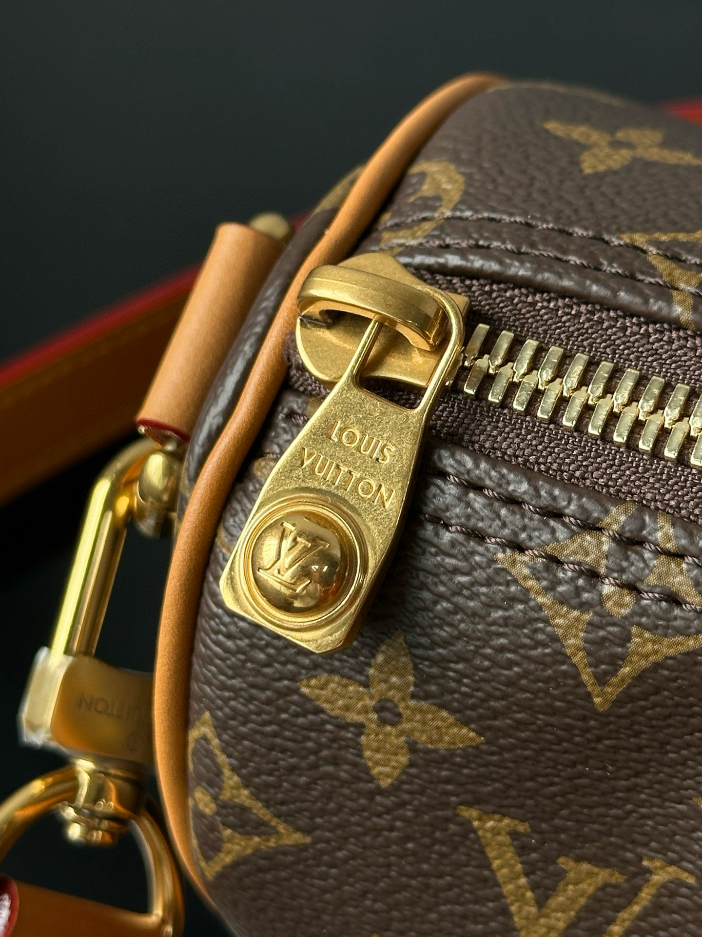 LOUIS VUITTON Keepall Bandoulière 25 Monogram Archive - Bags