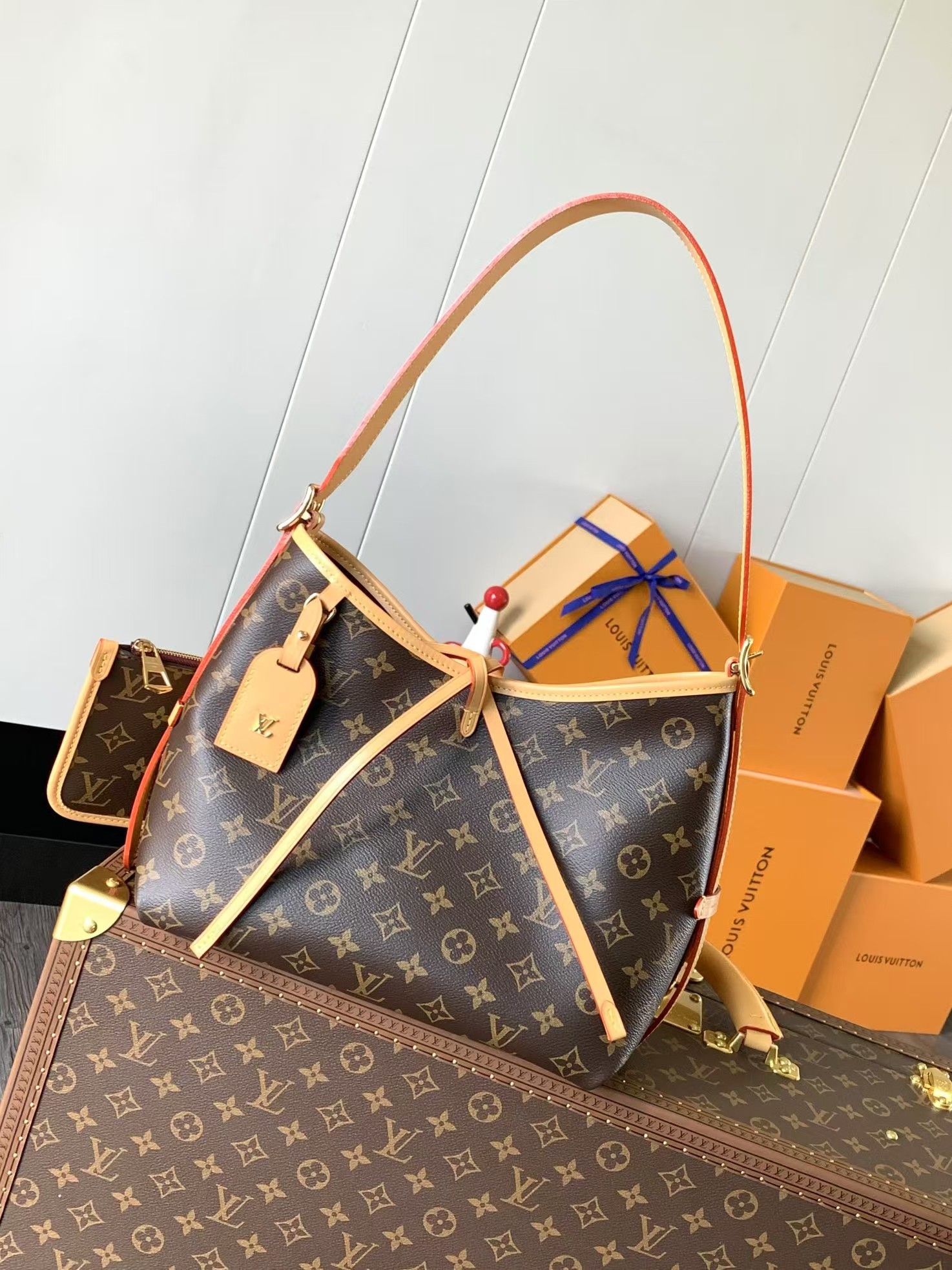 LOUIS VUITTON CARRYALL Handbag MONOGRAM, High Version LOUIS VUITTON CARRYALL Handbag MONOGRAM, High Version