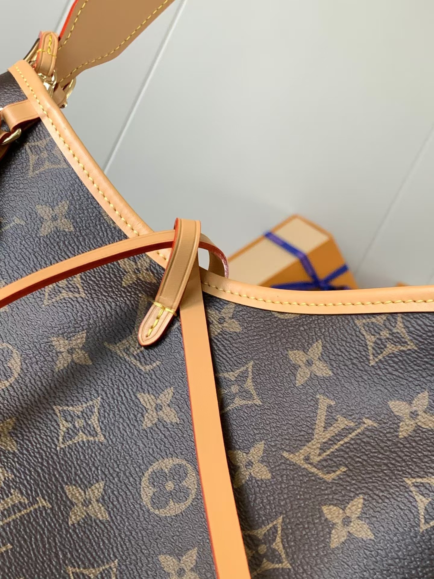 LOUIS VUITTON CARRYALL Handbag MONOGRAM, High Version LOUIS VUITTON CARRYALL Handbag MONOGRAM, High Version