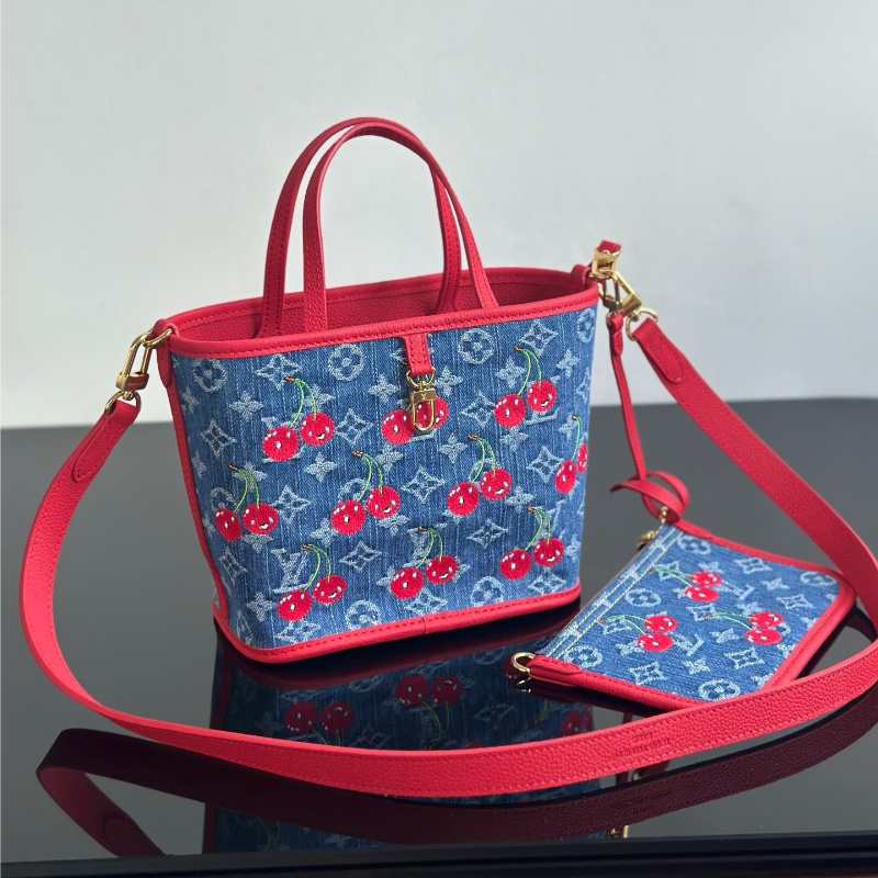 LOUIS VUITTON Neverfull linside Out BB M14997