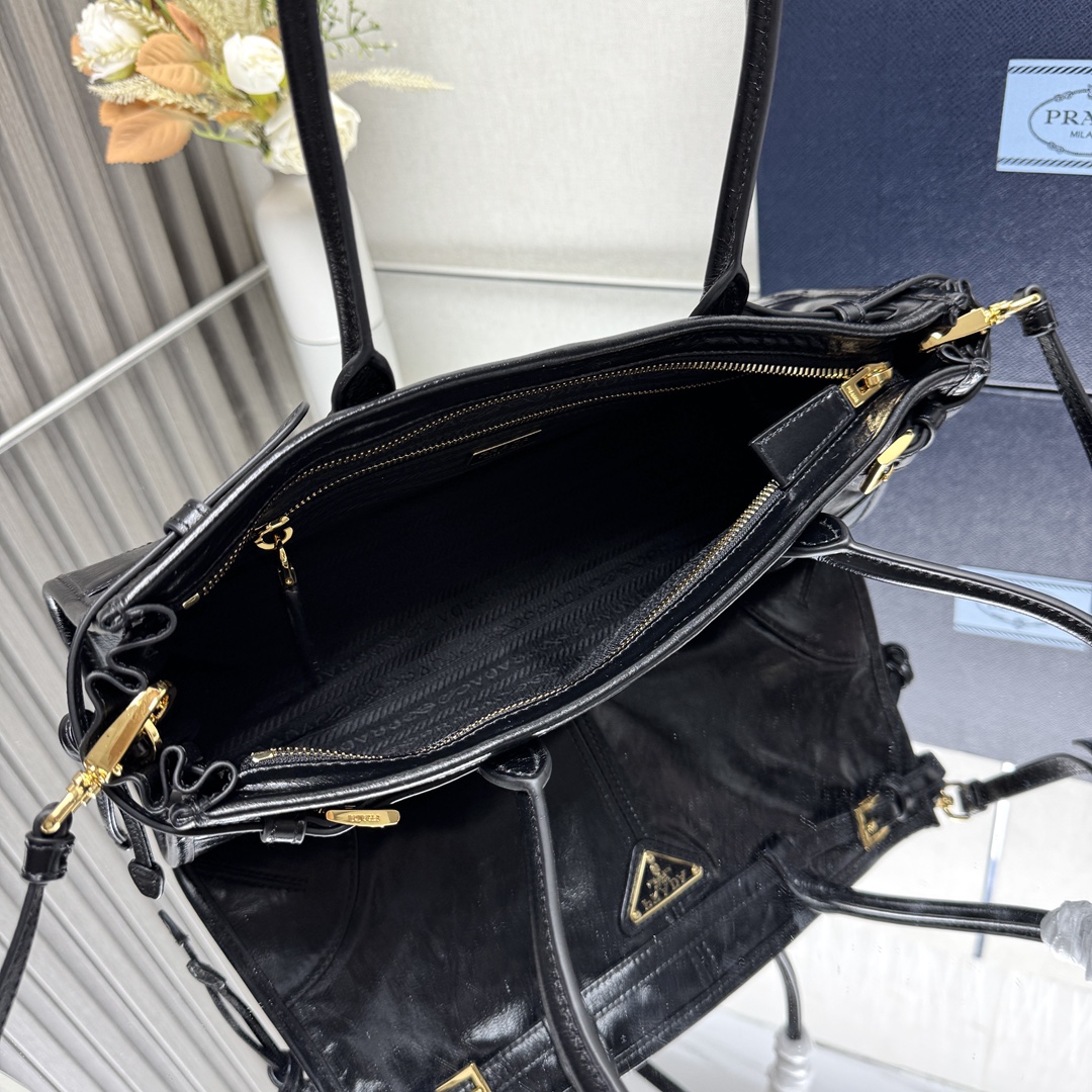 PRADA Bonnie midumn leather handbag, Black