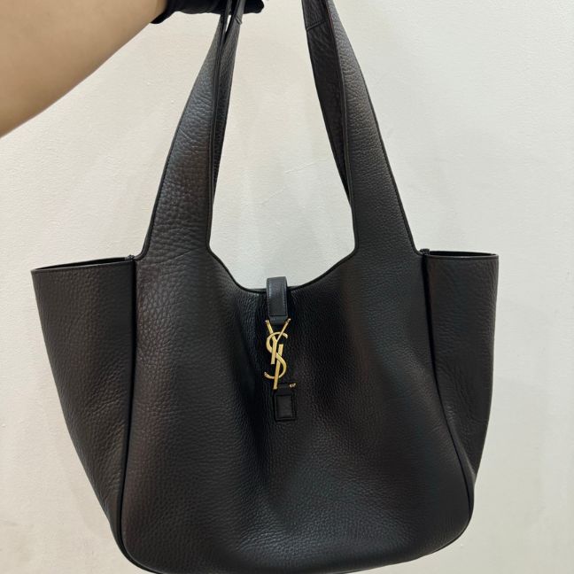SAINT LAURENT le 5 à 7 bea in grained leather Handbag SAINT LAURENT le 5 à 7 bea in grained leather Handbag
