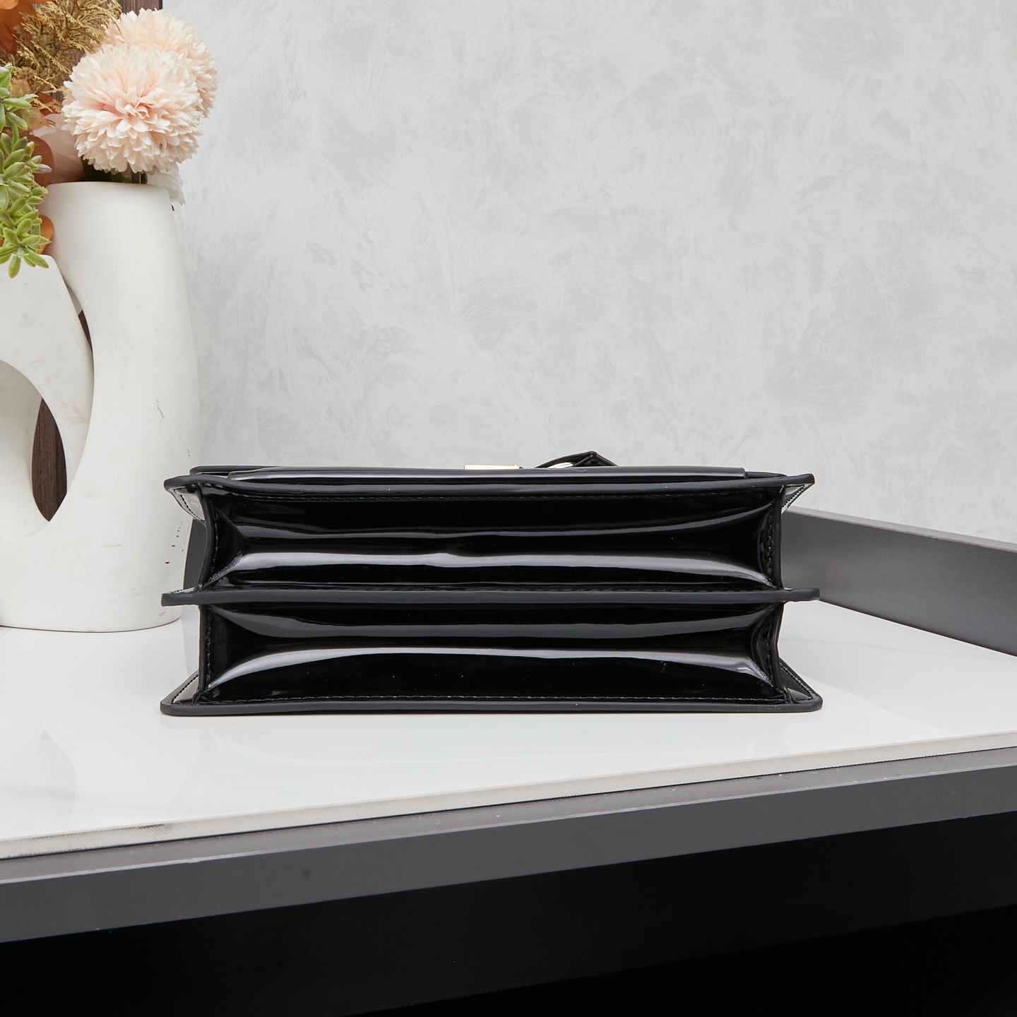 SAINT LAURENT Jamie Lacquered leather handbag Black SAINT LAURENT Jamie Lacquered leather handbag Black