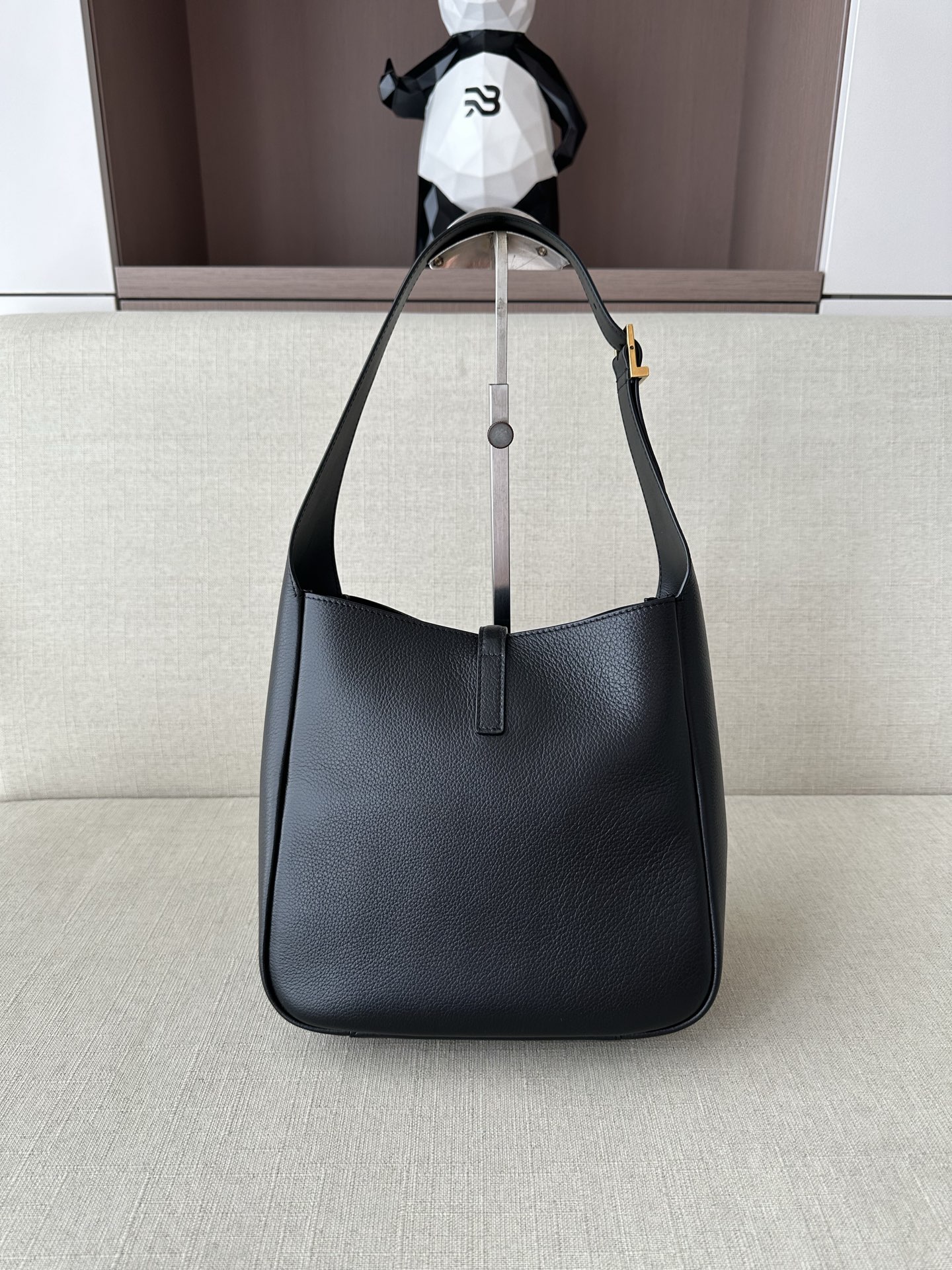 SAINT LAURENT  LE 5 À 7 supple Handbag in grained leather 