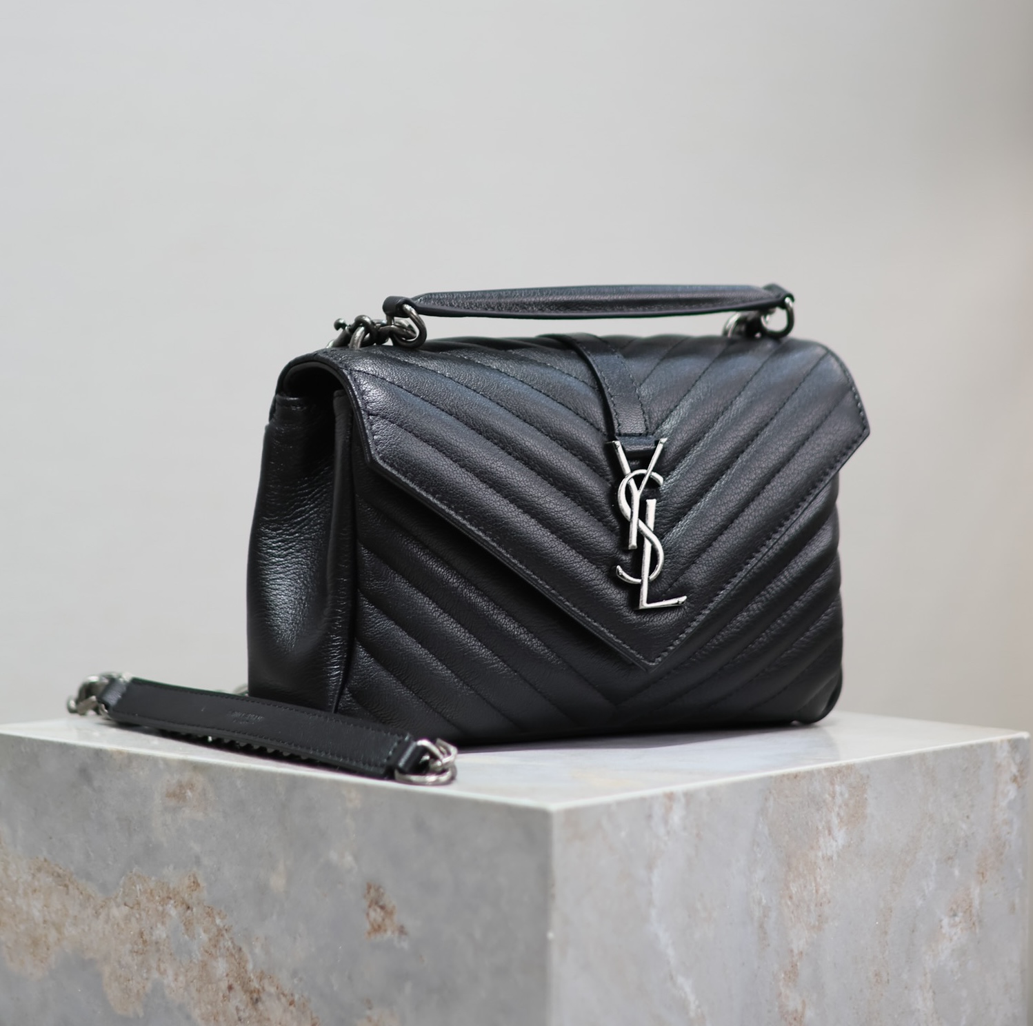 SAINT LAURENT Leather College - Black Handle Bags