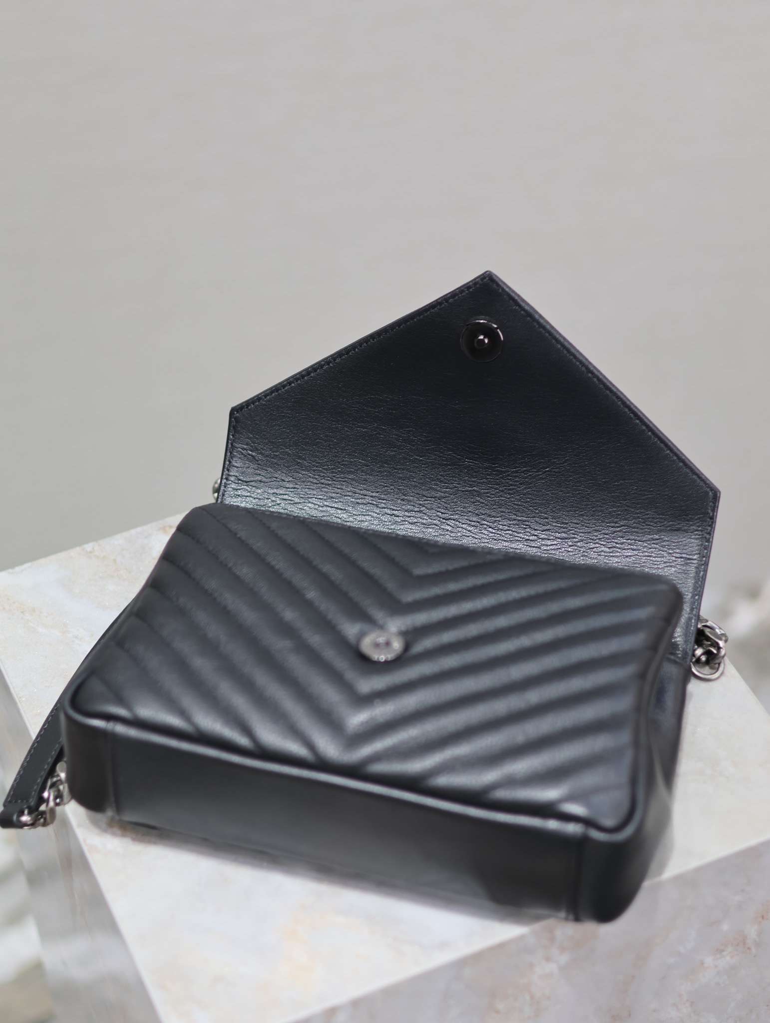 SAINT LAURENT Leather College - Black Handle Bags