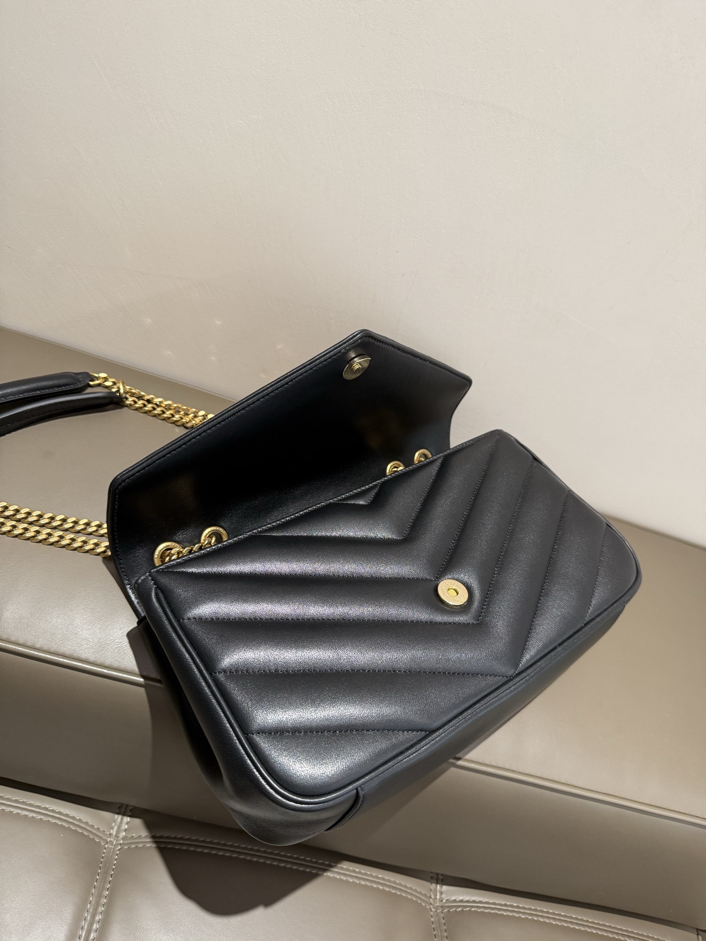 SAINT LAURENT Loulou Chain Bag in lambskin